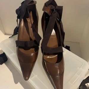 Gucci stilettos size 6 - excellent condition $275